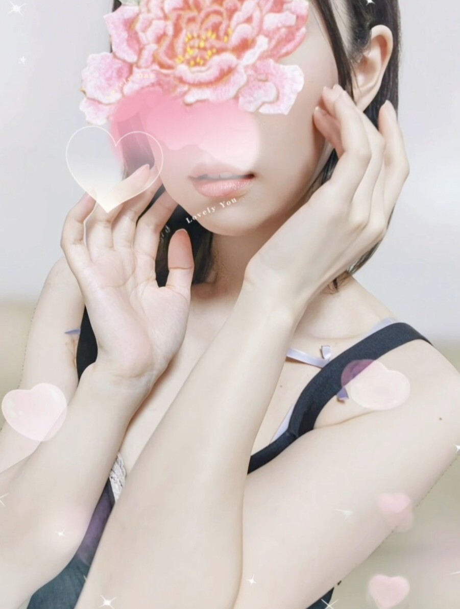 女優さん顔負けの圧倒的な美貌で上品さと色気を併せ持つ超絶にイイ女♡これほどまでに美しいセラピストさんは中々お目に掛かれないかもしれません。。